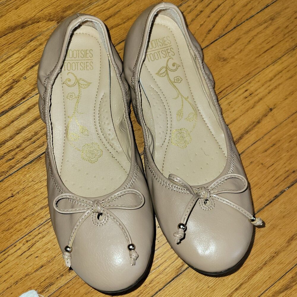 Mootsies Tootsies Woman's Tan Beige Nude Flats size 8.5 M Excellent